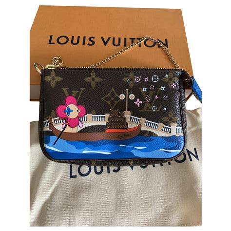 louis vuitton mini pochette poshmark|poshmark louis vuitton crossbody.